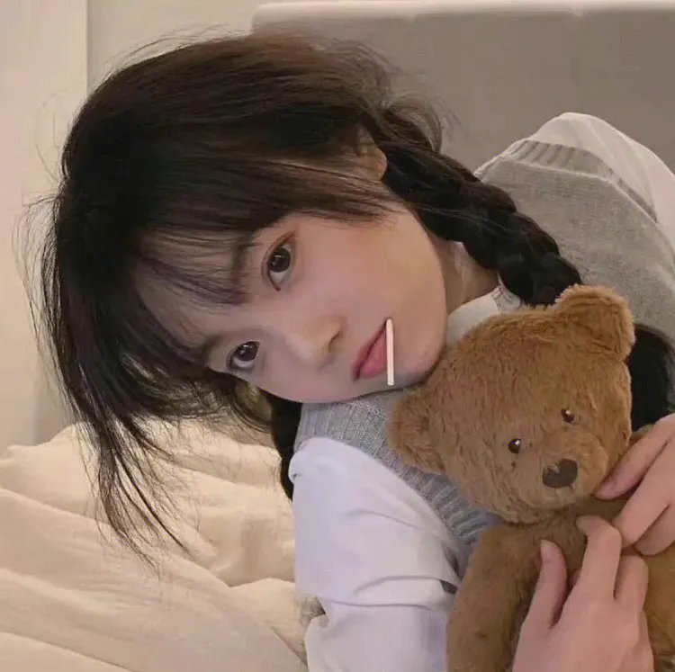 蒙面纱的男子